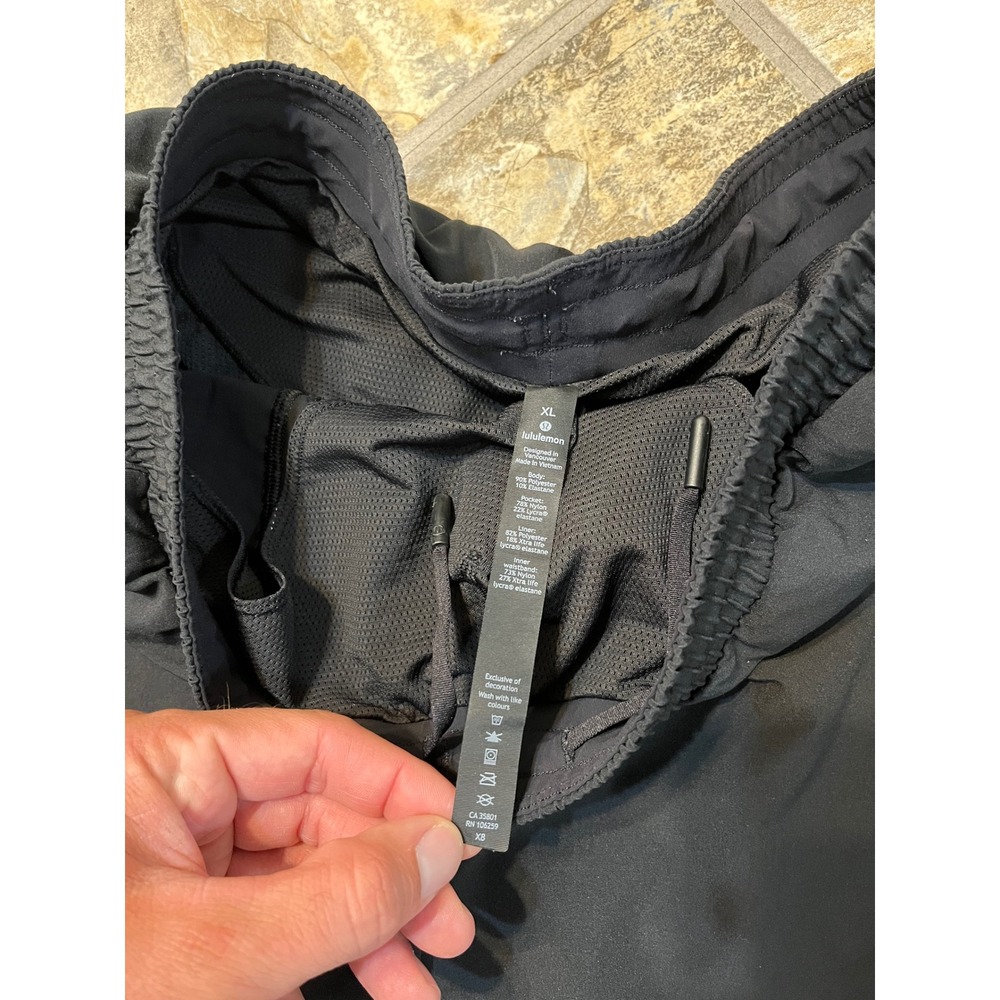 Lululemon Channel Cross Swim Shorts Men XL Black Good 7in Inseam Athletic Trunks - Picture 2 of 9